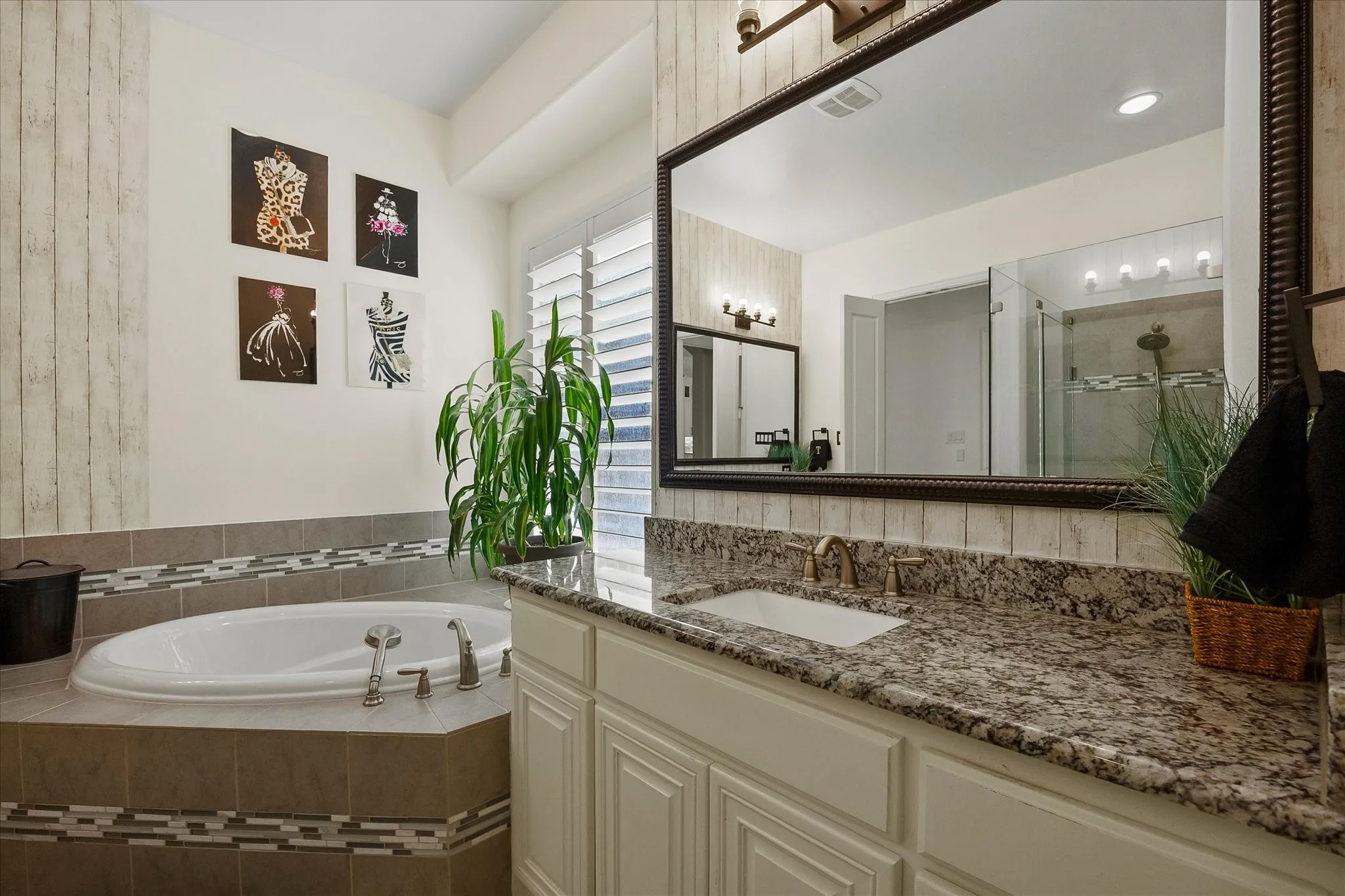 Single Family Residence For Sale in Denton County , 7288 Champagne Drive, Frisco, Texas 75034, 4 Bedroom, 5 Bathroom, 3 Garage spaces, 4,269 Sqft, built in 2015, mls#21365092, Real Estate Agent in Frisco, Homes For Sale in Denton county, Homes For Sale in Frisco, Realtor in Frisco Texas, Real Estate Brokerage Independent Realty Texas, Luminita Cordes Realtor