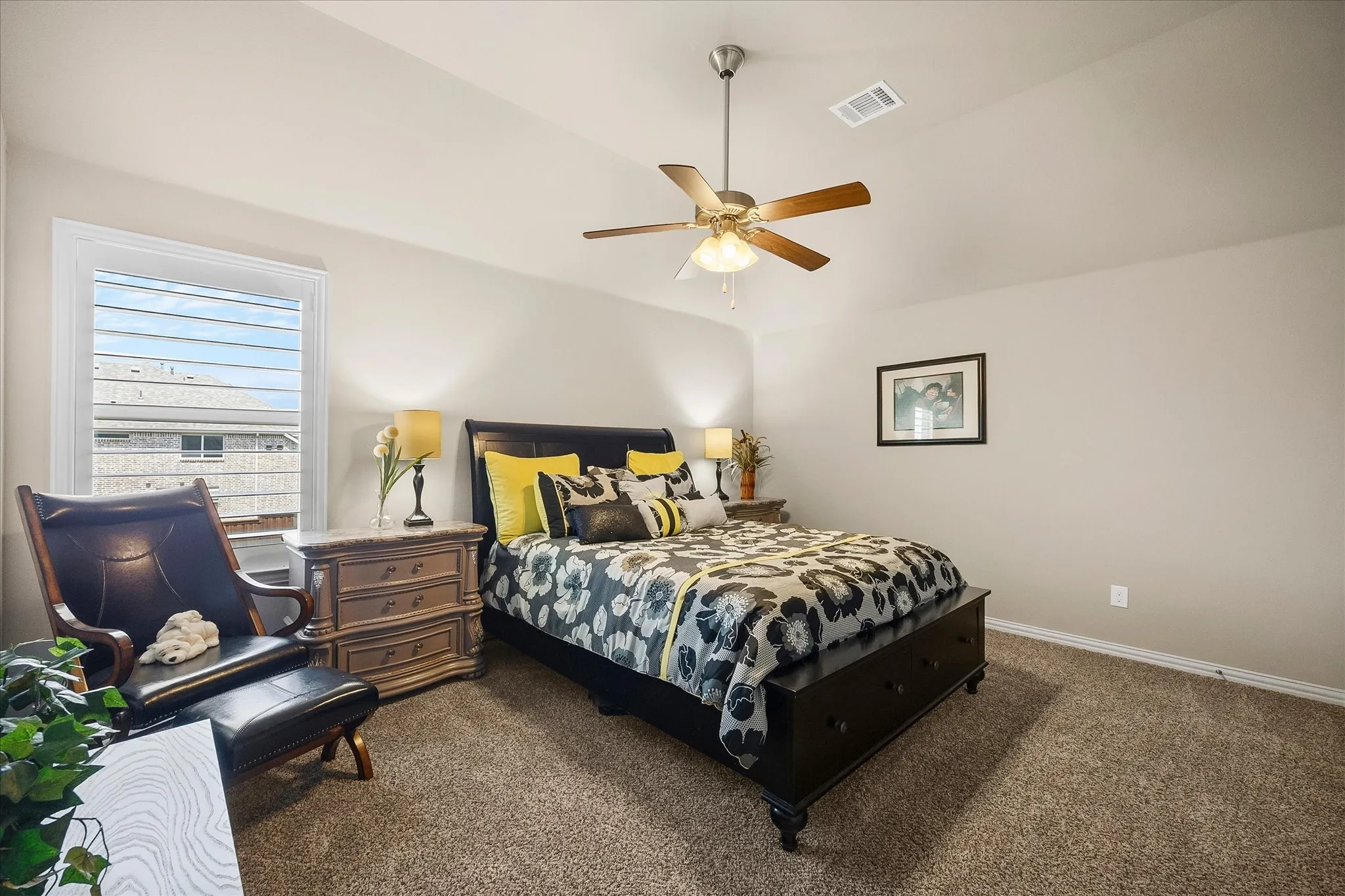2nd floor bedroom