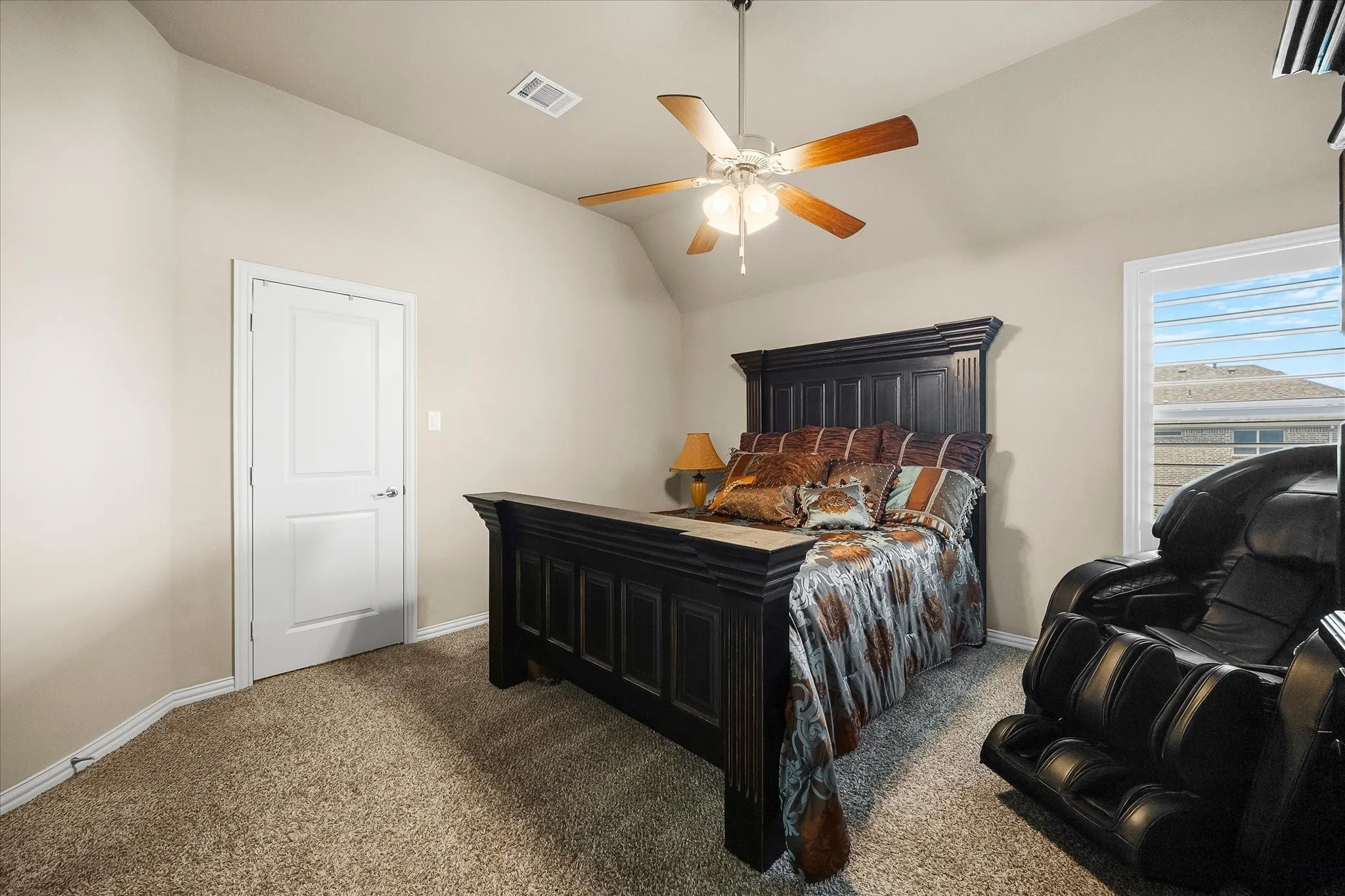 2nd floor bedroom