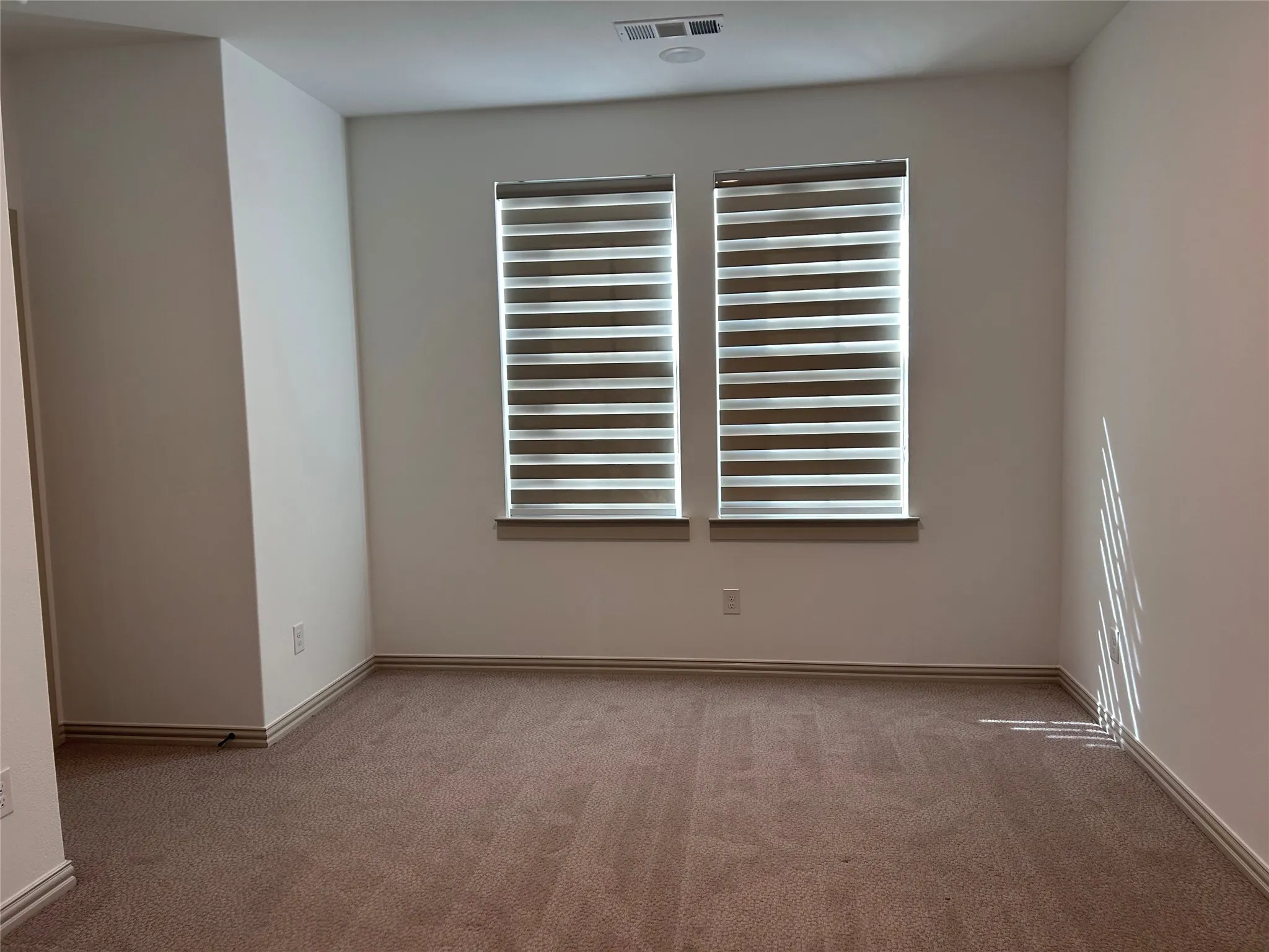 Recessed lighting with a ceiling vent