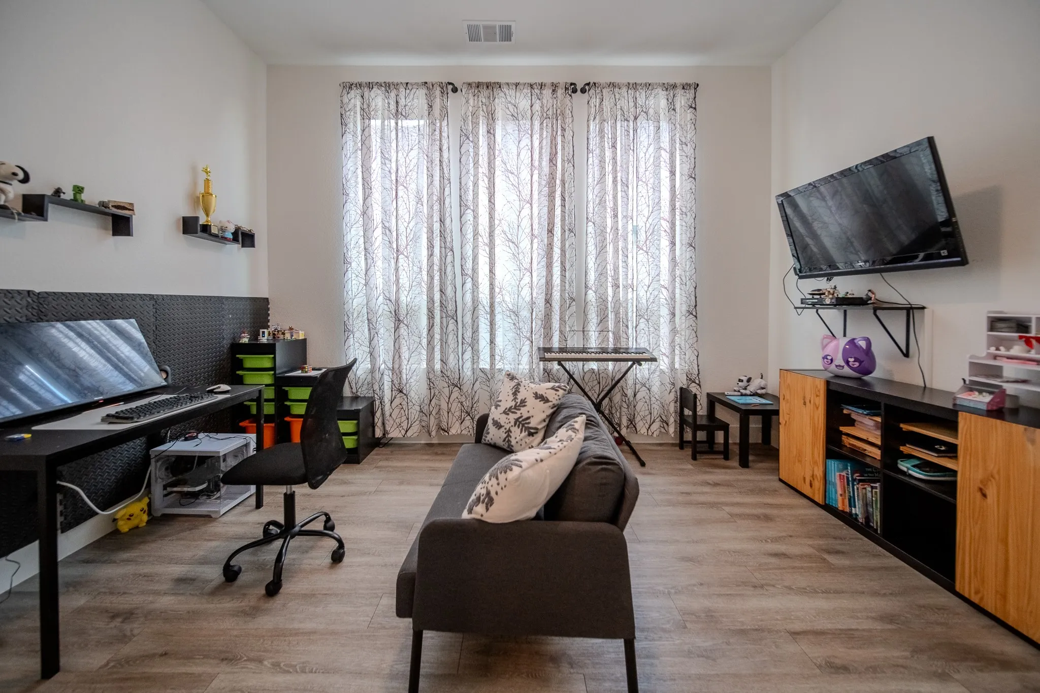 Single Family Residence For Sale in Kaufman County , 2112 Stilton Cove, Forney, Texas 75126, 4 Bedroom, 4 Bathroom, 2 Garage spaces, 2,758 Sqft, built in 2021, mls#21378144, Real Estate Agent in Forney, Homes For Sale in Kaufman county, Homes For Sale in Forney, Realtor in Forney Texas, Real Estate Brokerage Independent Realty Texas, Luminita Cordes Realtor