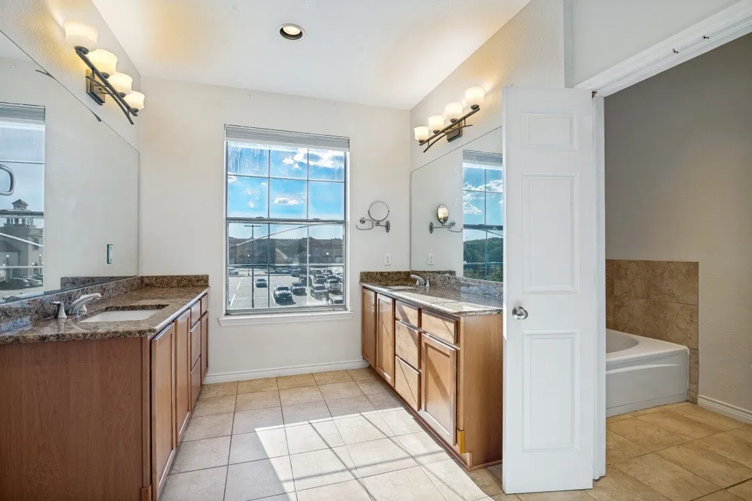 Townhouse For Sale in Dallas County , 2016 Azure Pointe Drive, Richardson, Texas 75080, 2 Bedroom, 2 Bathroom, 2 Garage spaces, 1,626 Sqft, built in 2006, mls#21378146, Real Estate Agent in Richardson, Homes For Sale in Dallas county, Homes For Sale in Richardson, Realtor in Richardson Texas, Real Estate Brokerage Independent Realty Texas, Luminita Cordes Realtor
