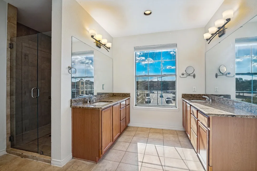 Townhouse For Sale in Dallas County , 2016 Azure Pointe Drive, Richardson, Texas 75080, 2 Bedroom, 2 Bathroom, 2 Garage spaces, 1,626 Sqft, built in 2006, mls#21378146, Real Estate Agent in Richardson, Homes For Sale in Dallas county, Homes For Sale in Richardson, Realtor in Richardson Texas, Real Estate Brokerage Independent Realty Texas, Luminita Cordes Realtor