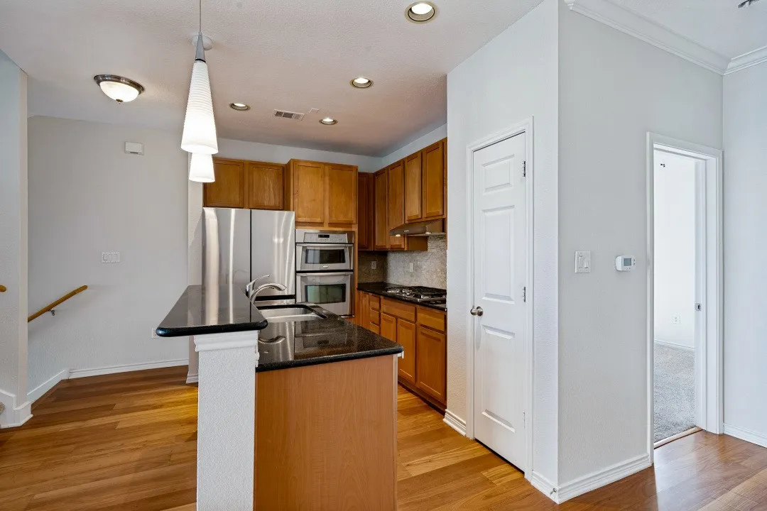 Townhouse For Sale in Dallas County , 2016 Azure Pointe Drive, Richardson, Texas 75080, 2 Bedroom, 2 Bathroom, 2 Garage spaces, 1,626 Sqft, built in 2006, mls#21378146, Real Estate Agent in Richardson, Homes For Sale in Dallas county, Homes For Sale in Richardson, Realtor in Richardson Texas, Real Estate Brokerage Independent Realty Texas, Luminita Cordes Realtor