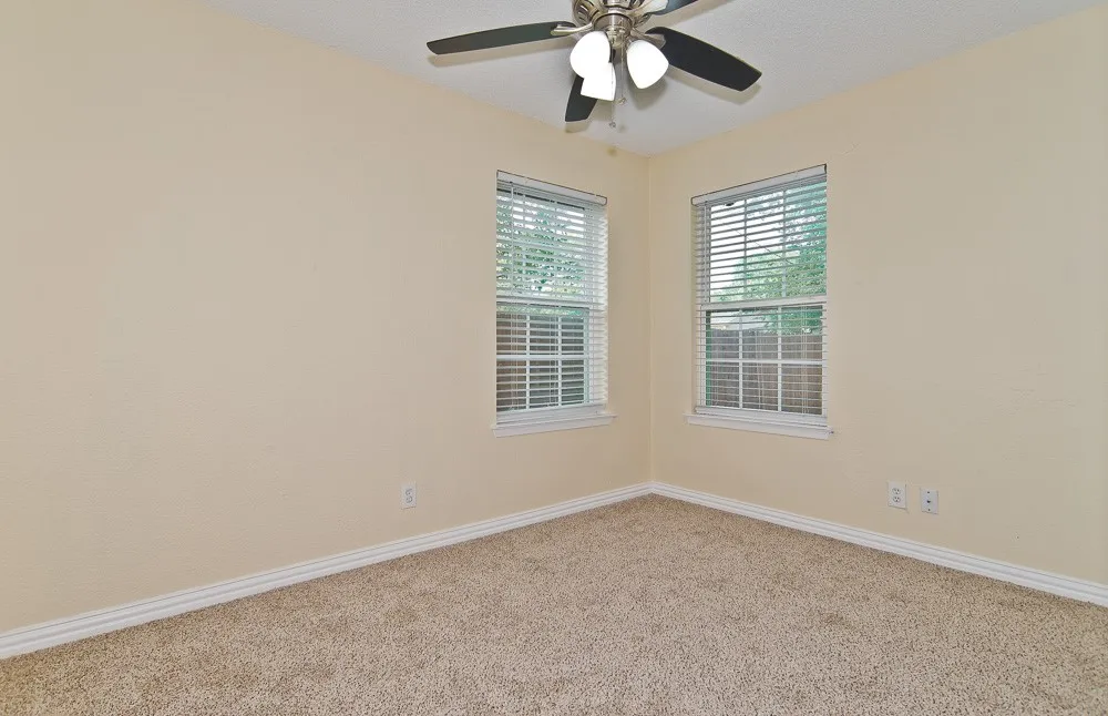Single Family Residence For Sale in Tarrant County , 504 Circleview Drive, Mansfield, Texas 76063, 3 Bedroom, 2 Bathroom, 2 Garage spaces, 1,224 Sqft, built in 1983, mls#21378153, Real Estate Agent in Mansfield, Homes For Sale in Tarrant county, Homes For Sale in Mansfield, Realtor in Mansfield Texas, Real Estate Brokerage Independent Realty Texas, Luminita Cordes Realtor