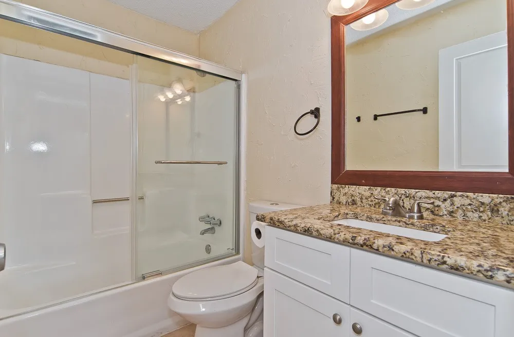 Single Family Residence For Sale in Tarrant County , 504 Circleview Drive, Mansfield, Texas 76063, 3 Bedroom, 2 Bathroom, 2 Garage spaces, 1,224 Sqft, built in 1983, mls#21378153, Real Estate Agent in Mansfield, Homes For Sale in Tarrant county, Homes For Sale in Mansfield, Realtor in Mansfield Texas, Real Estate Brokerage Independent Realty Texas, Luminita Cordes Realtor