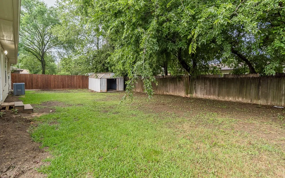 Single Family Residence For Sale in Tarrant County , 504 Circleview Drive, Mansfield, Texas 76063, 3 Bedroom, 2 Bathroom, 2 Garage spaces, 1,224 Sqft, built in 1983, mls#21378153, Real Estate Agent in Mansfield, Homes For Sale in Tarrant county, Homes For Sale in Mansfield, Realtor in Mansfield Texas, Real Estate Brokerage Independent Realty Texas, Luminita Cordes Realtor