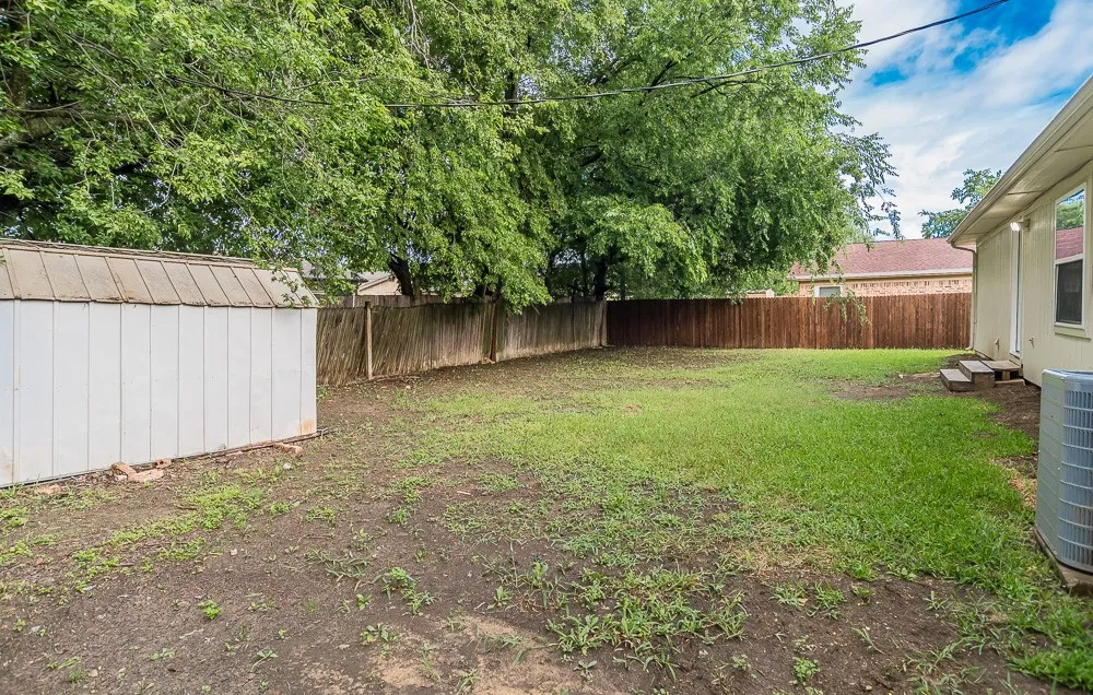 Single Family Residence For Sale in Tarrant County , 504 Circleview Drive, Mansfield, Texas 76063, 3 Bedroom, 2 Bathroom, 2 Garage spaces, 1,224 Sqft, built in 1983, mls#21378153, Real Estate Agent in Mansfield, Homes For Sale in Tarrant county, Homes For Sale in Mansfield, Realtor in Mansfield Texas, Real Estate Brokerage Independent Realty Texas, Luminita Cordes Realtor