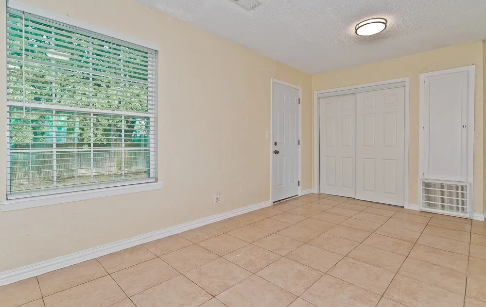 Single Family Residence For Sale in Tarrant County , 504 Circleview Drive, Mansfield, Texas 76063, 3 Bedroom, 2 Bathroom, 2 Garage spaces, 1,224 Sqft, built in 1983, mls#21378153, Real Estate Agent in Mansfield, Homes For Sale in Tarrant county, Homes For Sale in Mansfield, Realtor in Mansfield Texas, Real Estate Brokerage Independent Realty Texas, Luminita Cordes Realtor