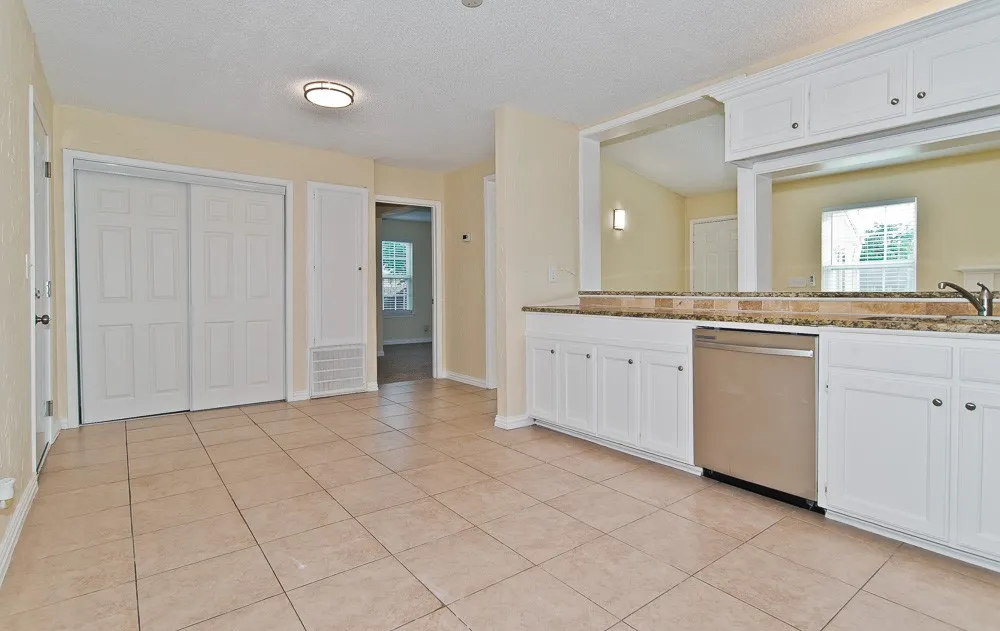 Single Family Residence For Sale in Tarrant County , 504 Circleview Drive, Mansfield, Texas 76063, 3 Bedroom, 2 Bathroom, 2 Garage spaces, 1,224 Sqft, built in 1983, mls#21378153, Real Estate Agent in Mansfield, Homes For Sale in Tarrant county, Homes For Sale in Mansfield, Realtor in Mansfield Texas, Real Estate Brokerage Independent Realty Texas, Luminita Cordes Realtor