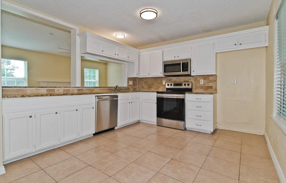 Single Family Residence For Sale in Tarrant County , 504 Circleview Drive, Mansfield, Texas 76063, 3 Bedroom, 2 Bathroom, 2 Garage spaces, 1,224 Sqft, built in 1983, mls#21378153, Real Estate Agent in Mansfield, Homes For Sale in Tarrant county, Homes For Sale in Mansfield, Realtor in Mansfield Texas, Real Estate Brokerage Independent Realty Texas, Luminita Cordes Realtor