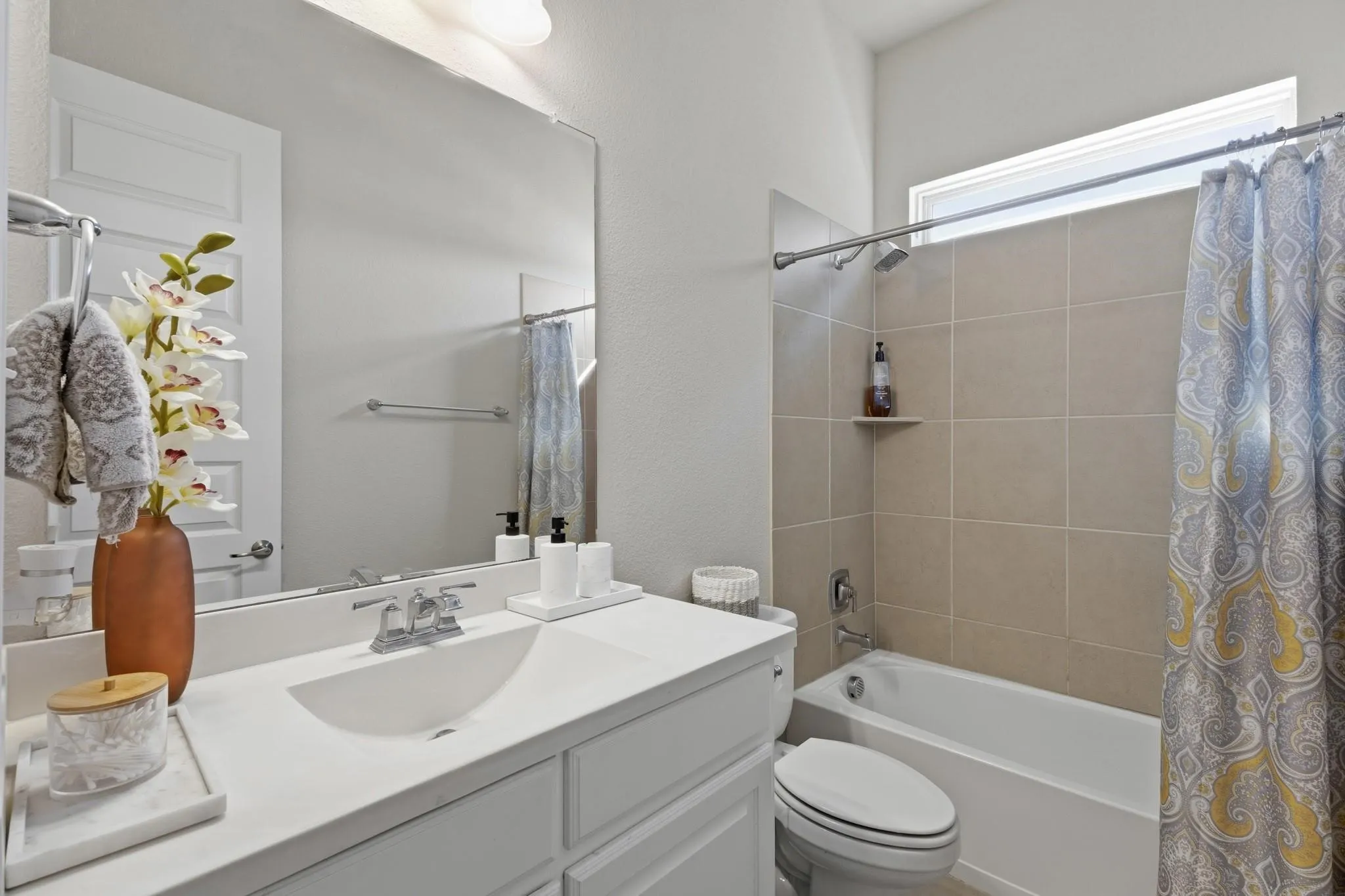 Single Family Residence For Sale in Collin County , 7309 Clear Rapids Drive, Mc Kinney, Texas 75071, 3 Bedroom, 3 Bathroom, 2 Garage spaces, 2,827 Sqft, built in 2018, mls#21373369, Real Estate Agent in Mc Kinney, Homes For Sale in Collin county, Homes For Sale in Mc Kinney, Realtor in Mc Kinney Texas, Real Estate Brokerage Independent Realty Texas, Luminita Cordes Realtor