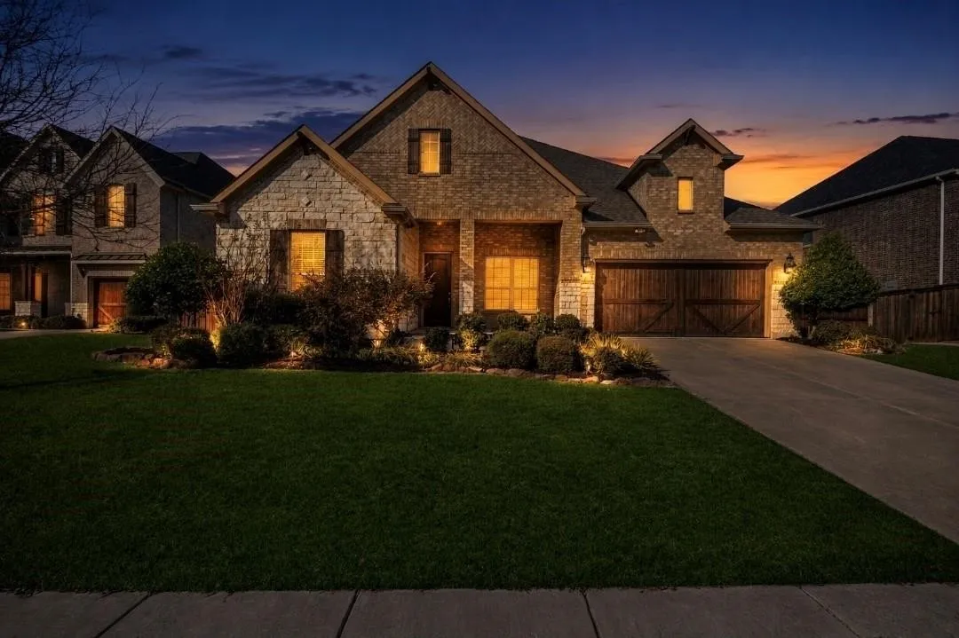 Single Family Residence For Sale in Collin County , 7309 Clear Rapids Drive, Mc Kinney, Texas 75071, 3 Bedroom, 3 Bathroom, 2 Garage spaces, 2,827 Sqft, built in 2018, mls#21373369, Real Estate Agent in Mc Kinney, Homes For Sale in Collin county, Homes For Sale in Mc Kinney, Realtor in Mc Kinney Texas, Real Estate Brokerage Independent Realty Texas, Luminita Cordes Realtor