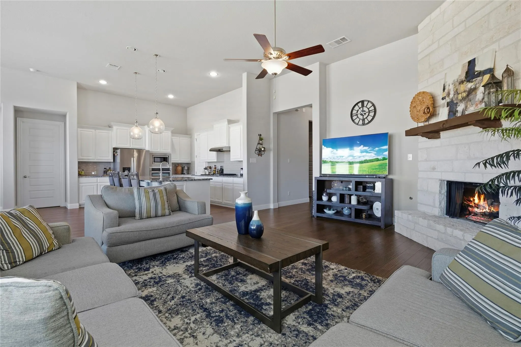 Single Family Residence For Sale in Collin County , 7309 Clear Rapids Drive, Mc Kinney, Texas 75071, 3 Bedroom, 3 Bathroom, 2 Garage spaces, 2,827 Sqft, built in 2018, mls#21373369, Real Estate Agent in Mc Kinney, Homes For Sale in Collin county, Homes For Sale in Mc Kinney, Realtor in Mc Kinney Texas, Real Estate Brokerage Independent Realty Texas, Luminita Cordes Realtor