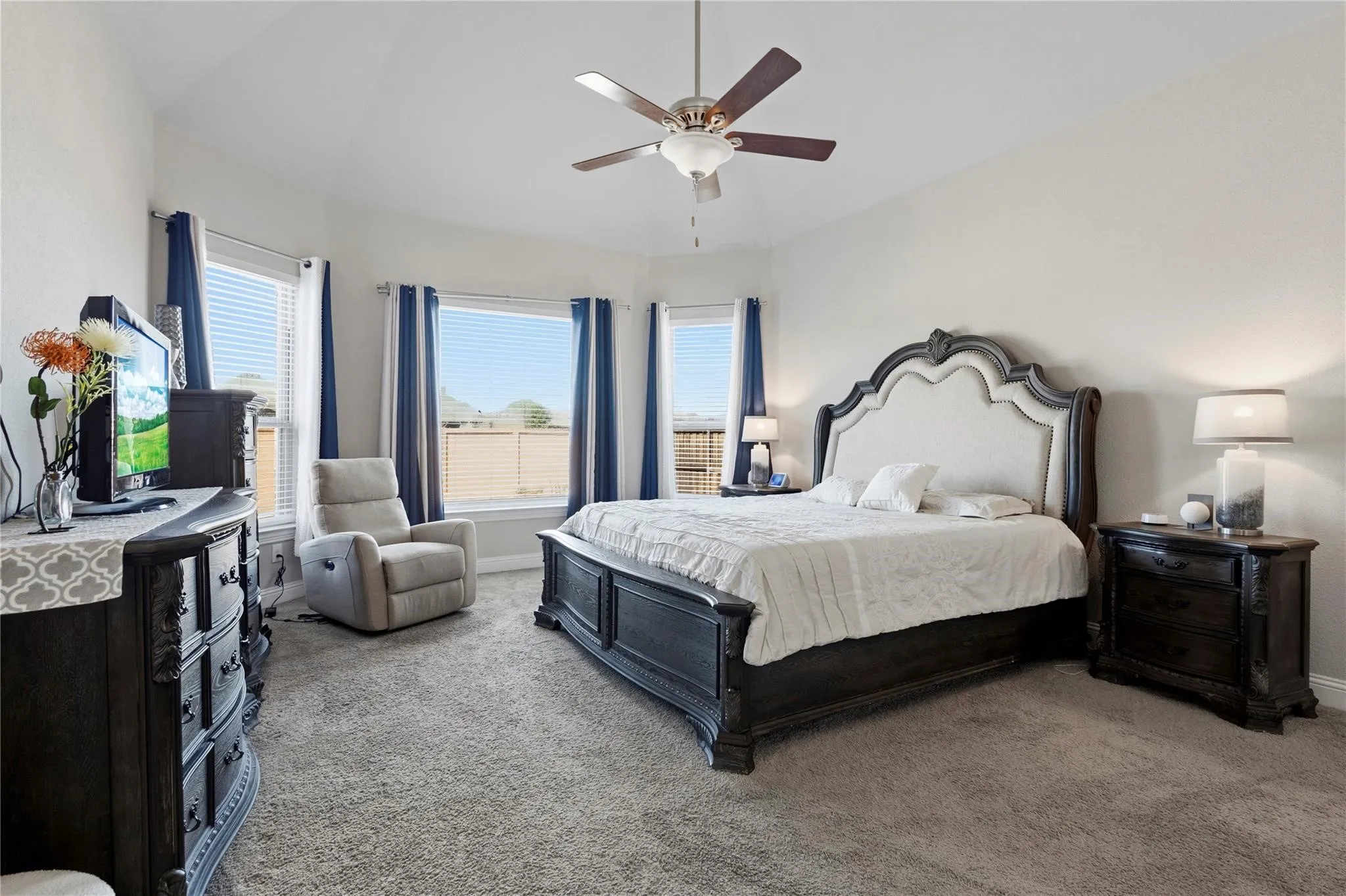 Single Family Residence For Sale in Collin County , 7309 Clear Rapids Drive, Mc Kinney, Texas 75071, 3 Bedroom, 3 Bathroom, 2 Garage spaces, 2,827 Sqft, built in 2018, mls#21373369, Real Estate Agent in Mc Kinney, Homes For Sale in Collin county, Homes For Sale in Mc Kinney, Realtor in Mc Kinney Texas, Real Estate Brokerage Independent Realty Texas, Luminita Cordes Realtor