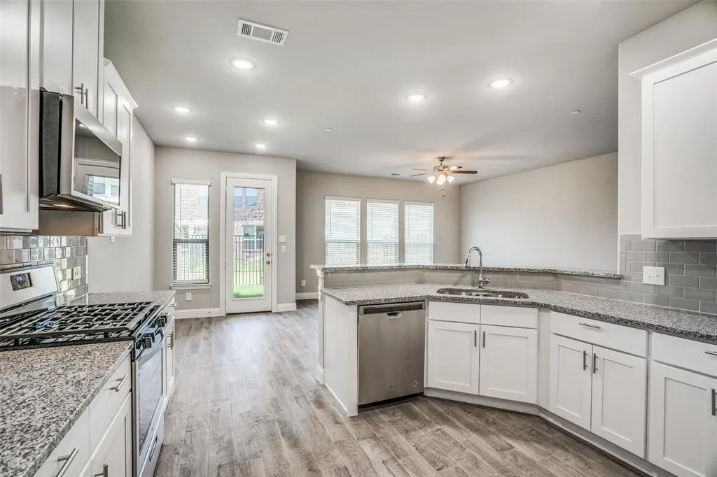 Townhouse For Rent in Collin County , 517 sequoia Street, Allen, Texas 75002, 3 Bedroom, 3 Bathroom, 2 Garage spaces, 1,975 Sqft, built in 2021, mls#21378161, Real Estate Agent in Allen, Homes For Rent in Collin county, Homes For Rent in Allen, Realtor in Allen Texas, Real Estate Brokerage Independent Realty Texas, Luminita Cordes Realtor