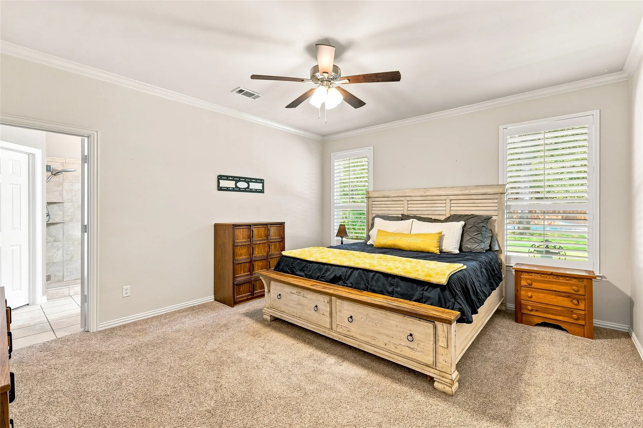Single Family Residence For Sale in Tarrant County , 1565 Flying Jib Drive, Azle, Texas 76020, 4 Bedroom, 4 Bathroom, 2 Garage spaces, 2,578 Sqft, built in 2002, mls#21364340, Real Estate Agent in Azle, Homes For Sale in Tarrant county, Homes For Sale in Azle, Realtor in Azle Texas, Real Estate Brokerage Independent Realty Texas, Luminita Cordes Realtor