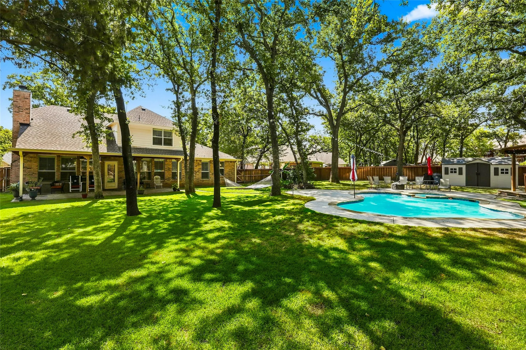 Single Family Residence For Sale in Tarrant County , 1565 Flying Jib Drive, Azle, Texas 76020, 4 Bedroom, 4 Bathroom, 2 Garage spaces, 2,578 Sqft, built in 2002, mls#21364340, Real Estate Agent in Azle, Homes For Sale in Tarrant county, Homes For Sale in Azle, Realtor in Azle Texas, Real Estate Brokerage Independent Realty Texas, Luminita Cordes Realtor