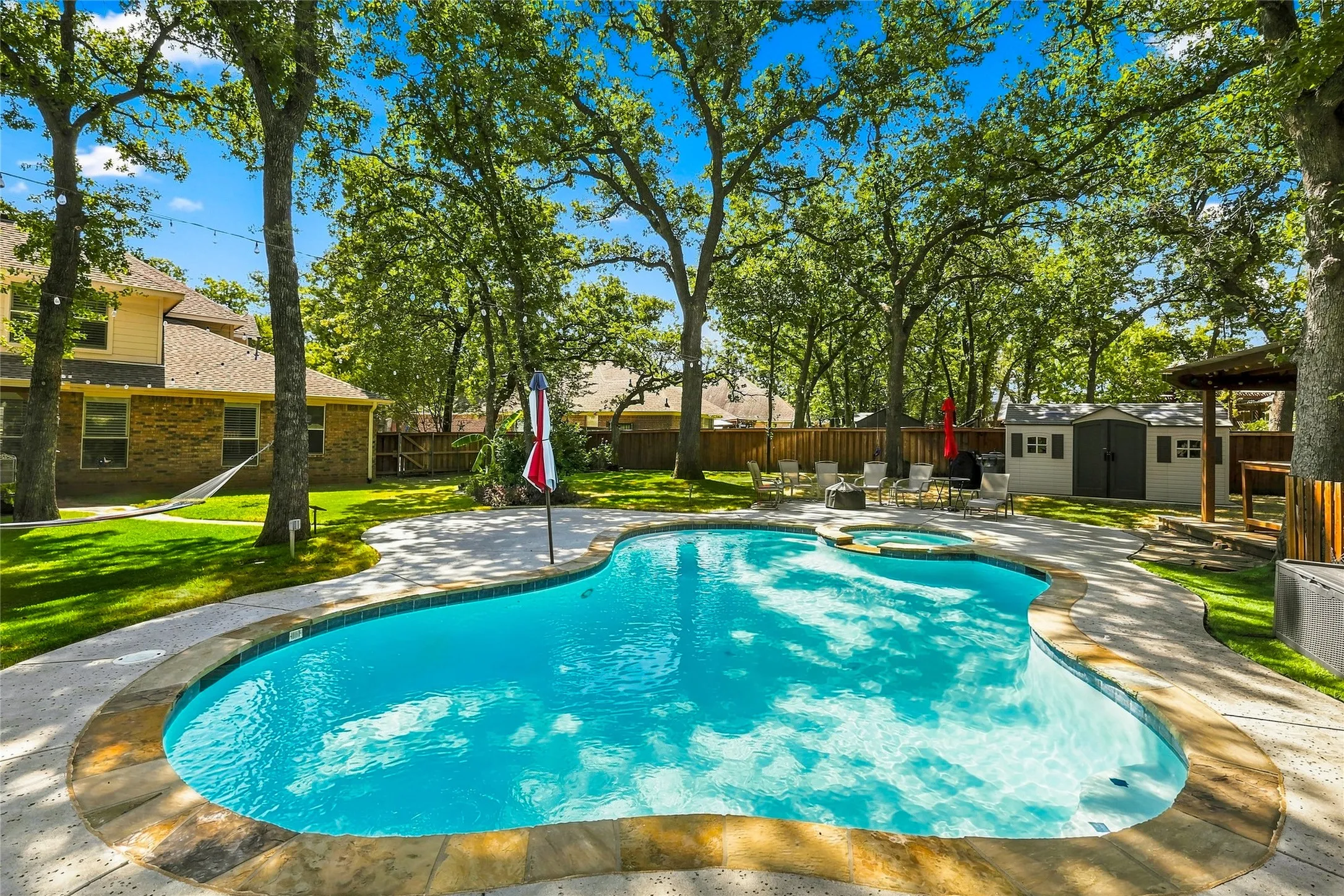Single Family Residence For Sale in Tarrant County , 1565 Flying Jib Drive, Azle, Texas 76020, 4 Bedroom, 4 Bathroom, 2 Garage spaces, 2,578 Sqft, built in 2002, mls#21364340, Real Estate Agent in Azle, Homes For Sale in Tarrant county, Homes For Sale in Azle, Realtor in Azle Texas, Real Estate Brokerage Independent Realty Texas, Luminita Cordes Realtor