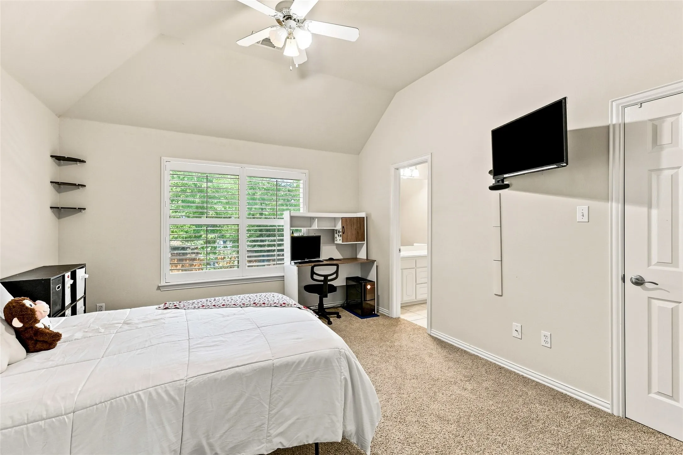 Single Family Residence For Sale in Tarrant County , 1565 Flying Jib Drive, Azle, Texas 76020, 4 Bedroom, 4 Bathroom, 2 Garage spaces, 2,578 Sqft, built in 2002, mls#21364340, Real Estate Agent in Azle, Homes For Sale in Tarrant county, Homes For Sale in Azle, Realtor in Azle Texas, Real Estate Brokerage Independent Realty Texas, Luminita Cordes Realtor