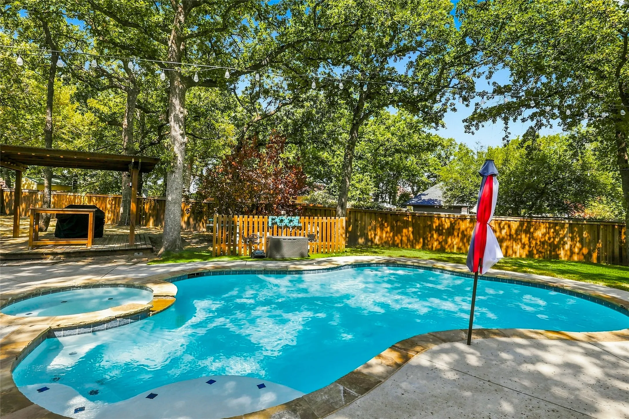 Single Family Residence For Sale in Tarrant County , 1565 Flying Jib Drive, Azle, Texas 76020, 4 Bedroom, 4 Bathroom, 2 Garage spaces, 2,578 Sqft, built in 2002, mls#21364340, Real Estate Agent in Azle, Homes For Sale in Tarrant county, Homes For Sale in Azle, Realtor in Azle Texas, Real Estate Brokerage Independent Realty Texas, Luminita Cordes Realtor