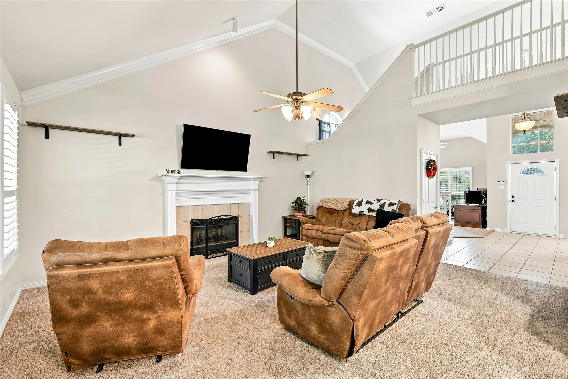 Single Family Residence For Sale in Tarrant County , 1565 Flying Jib Drive, Azle, Texas 76020, 4 Bedroom, 4 Bathroom, 2 Garage spaces, 2,578 Sqft, built in 2002, mls#21364340, Real Estate Agent in Azle, Homes For Sale in Tarrant county, Homes For Sale in Azle, Realtor in Azle Texas, Real Estate Brokerage Independent Realty Texas, Luminita Cordes Realtor