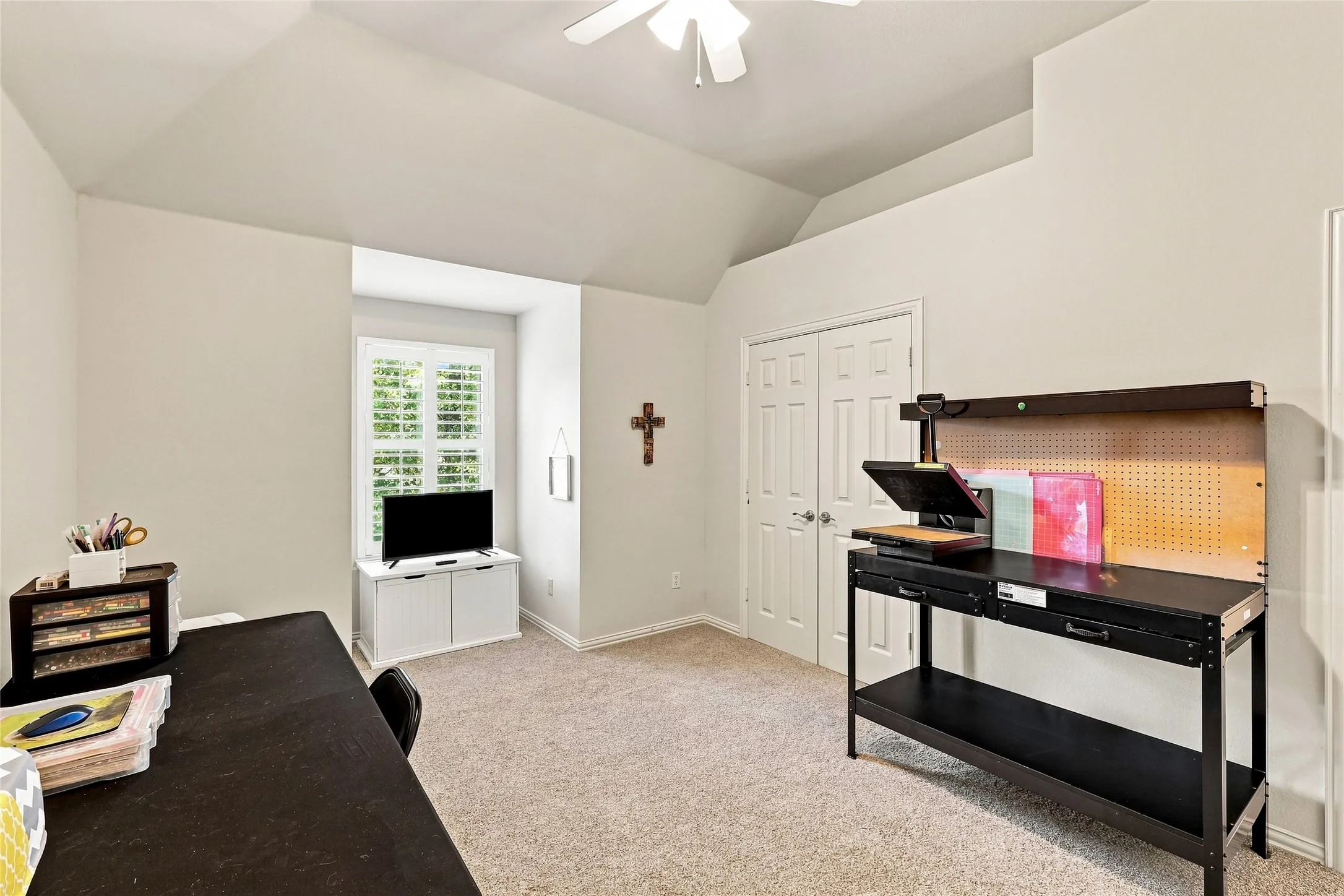Single Family Residence For Sale in Tarrant County , 1565 Flying Jib Drive, Azle, Texas 76020, 4 Bedroom, 4 Bathroom, 2 Garage spaces, 2,578 Sqft, built in 2002, mls#21364340, Real Estate Agent in Azle, Homes For Sale in Tarrant county, Homes For Sale in Azle, Realtor in Azle Texas, Real Estate Brokerage Independent Realty Texas, Luminita Cordes Realtor