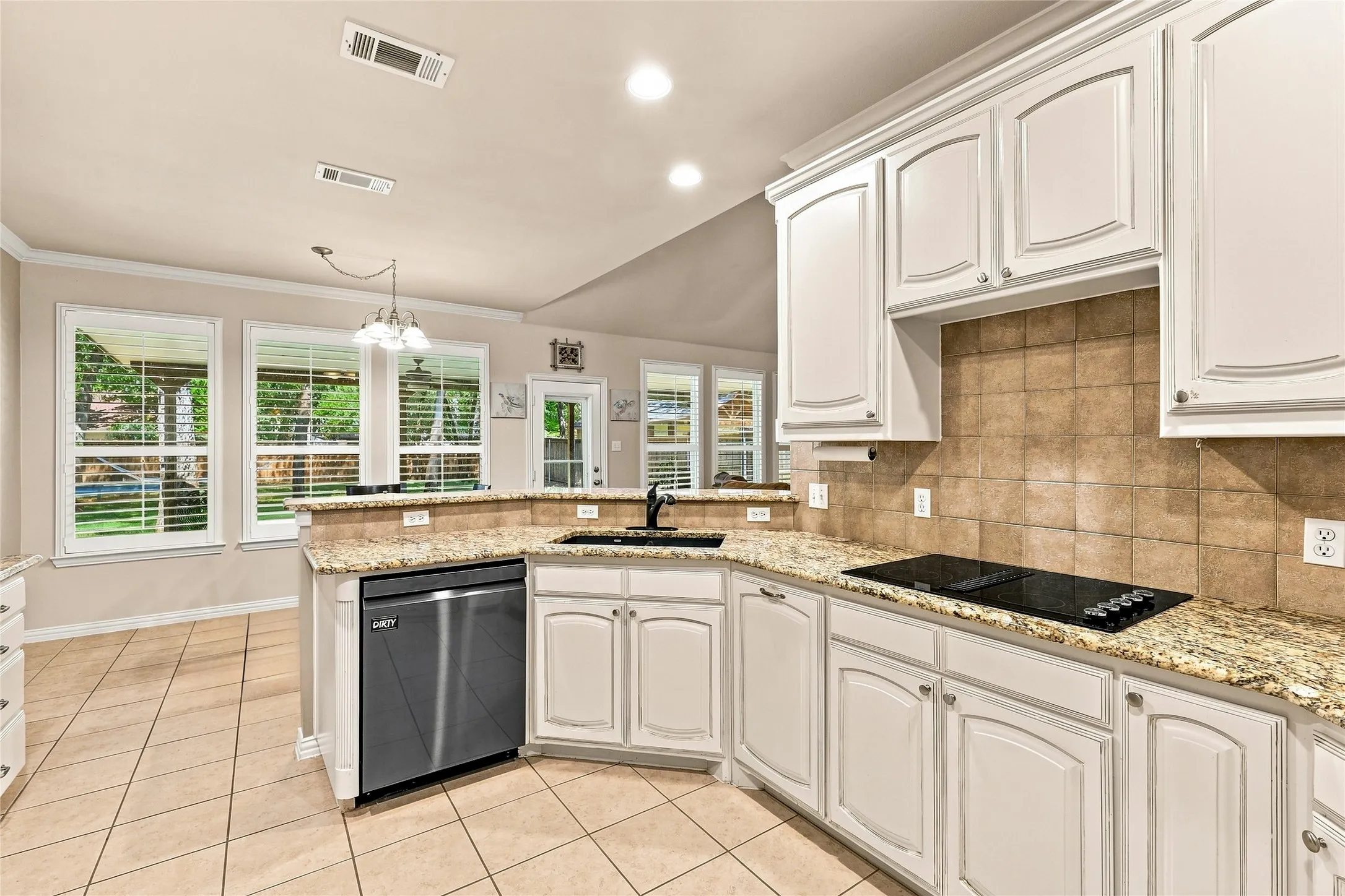 Single Family Residence For Sale in Tarrant County , 1565 Flying Jib Drive, Azle, Texas 76020, 4 Bedroom, 4 Bathroom, 2 Garage spaces, 2,578 Sqft, built in 2002, mls#21364340, Real Estate Agent in Azle, Homes For Sale in Tarrant county, Homes For Sale in Azle, Realtor in Azle Texas, Real Estate Brokerage Independent Realty Texas, Luminita Cordes Realtor