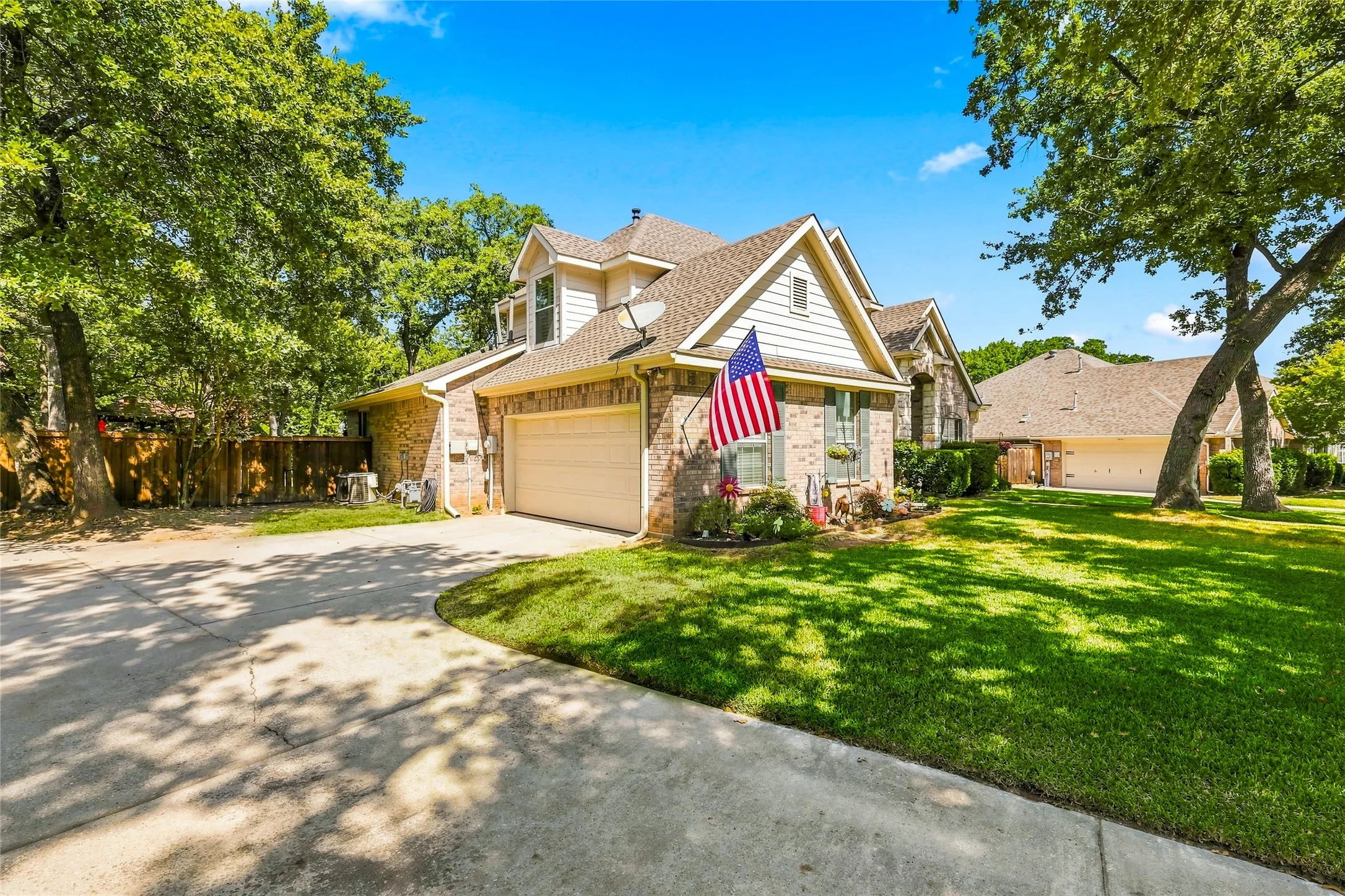Single Family Residence For Sale in Tarrant County , 1565 Flying Jib Drive, Azle, Texas 76020, 4 Bedroom, 4 Bathroom, 2 Garage spaces, 2,578 Sqft, built in 2002, mls#21364340, Real Estate Agent in Azle, Homes For Sale in Tarrant county, Homes For Sale in Azle, Realtor in Azle Texas, Real Estate Brokerage Independent Realty Texas, Luminita Cordes Realtor
