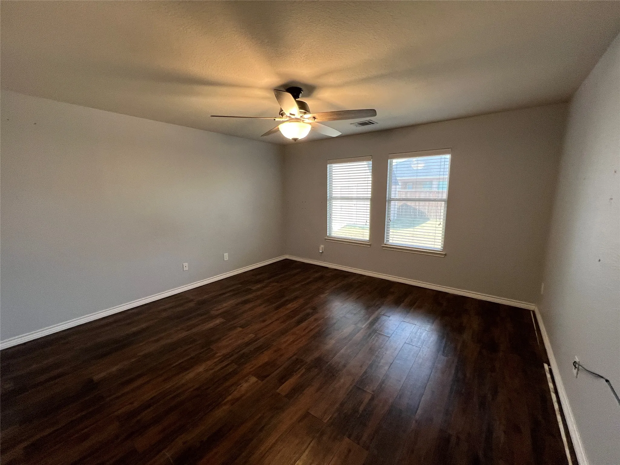 Single Family Residence For Sale in Rockwall County , 2800 Redwood Street, Royse City, Texas 75189, 4 Bedroom, 3 Bathroom, 2 Garage spaces, 2,068 Sqft, built in 2007, mls#21378157, Real Estate Agent in Royse City, Homes For Sale in Rockwall county, Homes For Sale in Royse City, Realtor in Royse City Texas, Real Estate Brokerage Independent Realty Texas, Luminita Cordes Realtor