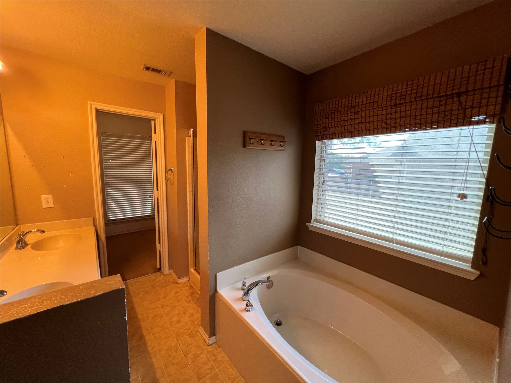 Single Family Residence For Sale in Rockwall County , 2800 Redwood Street, Royse City, Texas 75189, 4 Bedroom, 3 Bathroom, 2 Garage spaces, 2,068 Sqft, built in 2007, mls#21378157, Real Estate Agent in Royse City, Homes For Sale in Rockwall county, Homes For Sale in Royse City, Realtor in Royse City Texas, Real Estate Brokerage Independent Realty Texas, Luminita Cordes Realtor