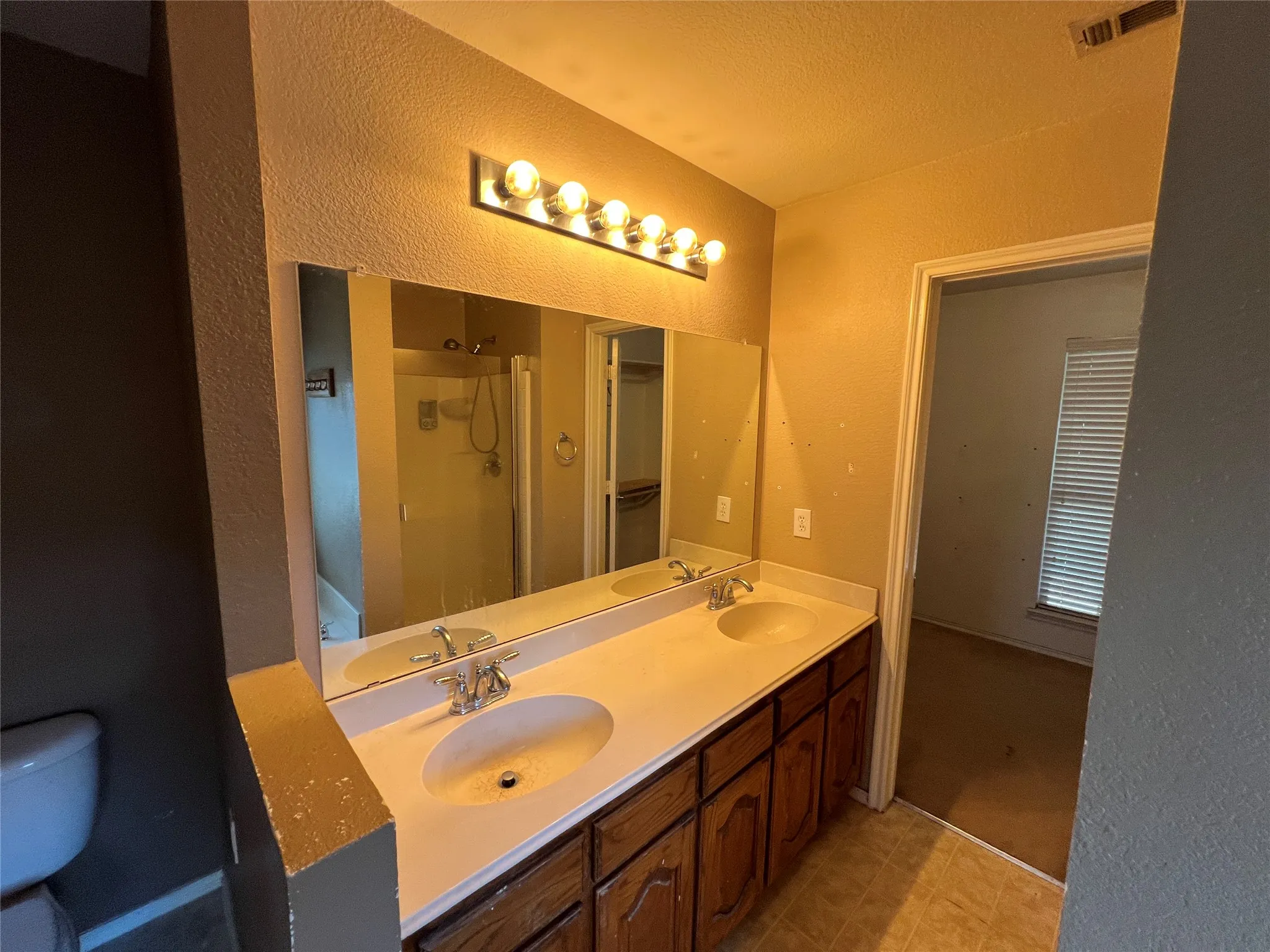 Single Family Residence For Sale in Rockwall County , 2800 Redwood Street, Royse City, Texas 75189, 4 Bedroom, 3 Bathroom, 2 Garage spaces, 2,068 Sqft, built in 2007, mls#21378157, Real Estate Agent in Royse City, Homes For Sale in Rockwall county, Homes For Sale in Royse City, Realtor in Royse City Texas, Real Estate Brokerage Independent Realty Texas, Luminita Cordes Realtor
