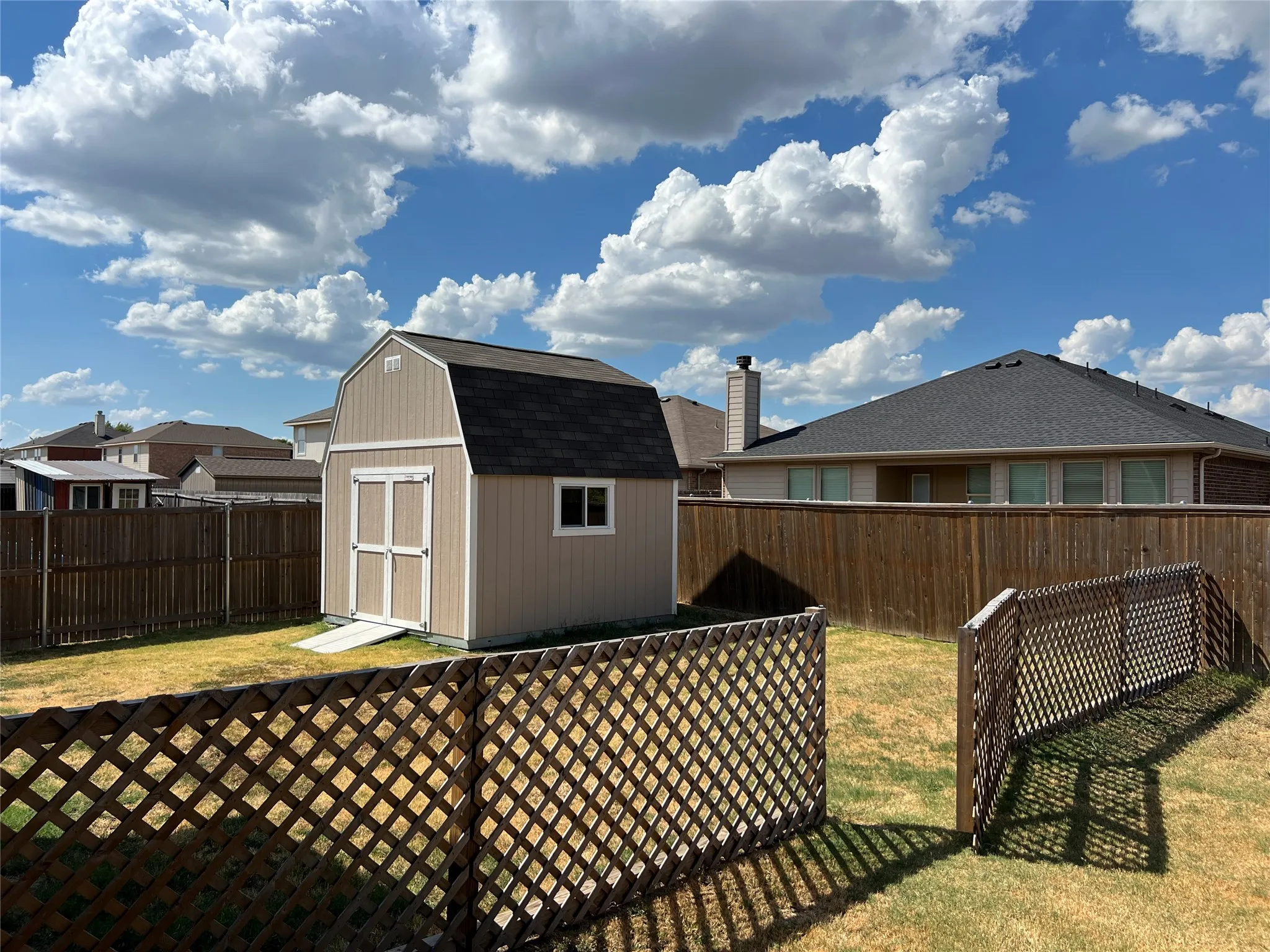 Single Family Residence For Sale in Rockwall County , 2800 Redwood Street, Royse City, Texas 75189, 4 Bedroom, 3 Bathroom, 2 Garage spaces, 2,068 Sqft, built in 2007, mls#21378157, Real Estate Agent in Royse City, Homes For Sale in Rockwall county, Homes For Sale in Royse City, Realtor in Royse City Texas, Real Estate Brokerage Independent Realty Texas, Luminita Cordes Realtor
