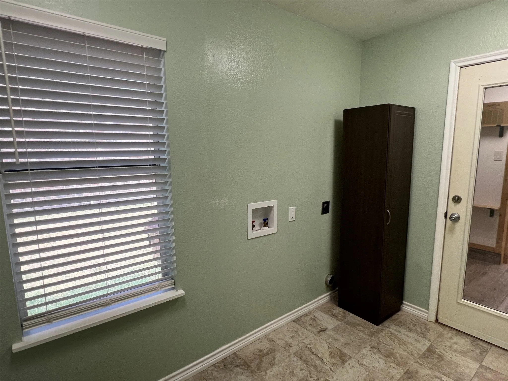Single Family Residence For Sale in Rockwall County , 2800 Redwood Street, Royse City, Texas 75189, 4 Bedroom, 3 Bathroom, 2 Garage spaces, 2,068 Sqft, built in 2007, mls#21378157, Real Estate Agent in Royse City, Homes For Sale in Rockwall county, Homes For Sale in Royse City, Realtor in Royse City Texas, Real Estate Brokerage Independent Realty Texas, Luminita Cordes Realtor