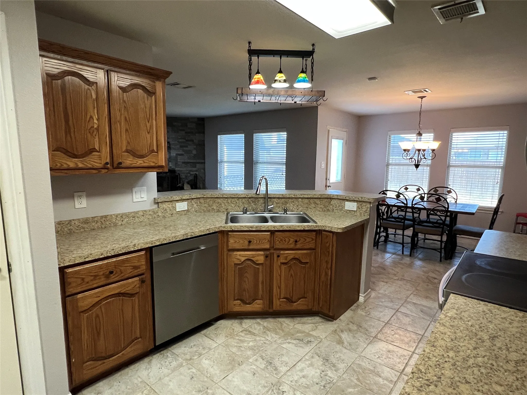 Single Family Residence For Sale in Rockwall County , 2800 Redwood Street, Royse City, Texas 75189, 4 Bedroom, 3 Bathroom, 2 Garage spaces, 2,068 Sqft, built in 2007, mls#21378157, Real Estate Agent in Royse City, Homes For Sale in Rockwall county, Homes For Sale in Royse City, Realtor in Royse City Texas, Real Estate Brokerage Independent Realty Texas, Luminita Cordes Realtor
