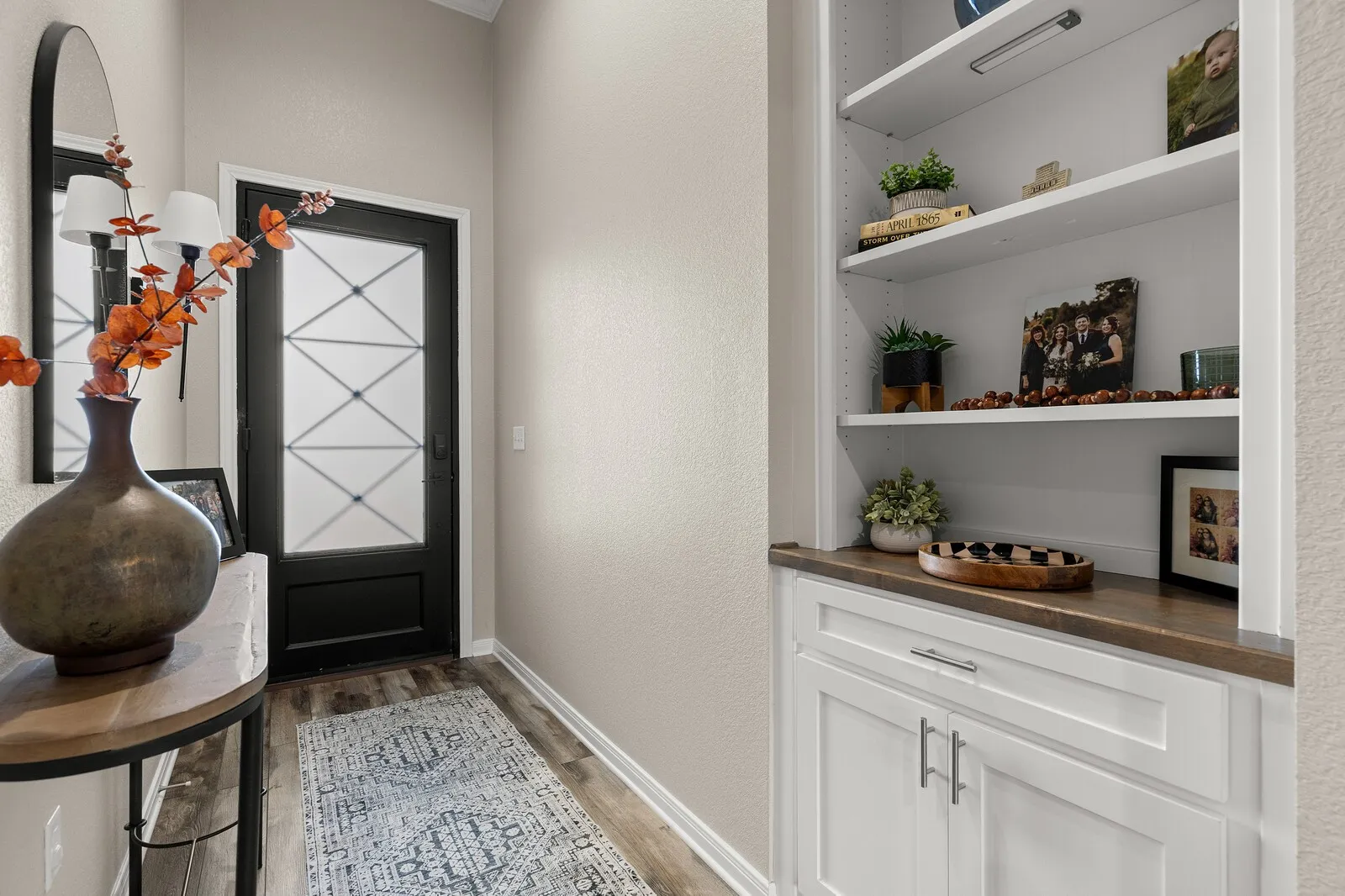 Single Family Residence For Sale in Mc Lennan County , 805 Forward Pass Drive, Hewitt, Texas 76643, 4 Bedroom, 3 Bathroom, 2 Garage spaces, 2,359 Sqft, built in 2022, mls#21378171, Real Estate Agent in Hewitt, Homes For Sale in Mc Lennan county, Homes For Sale in Hewitt, Realtor in Hewitt Texas, Real Estate Brokerage Independent Realty Texas, Luminita Cordes Realtor