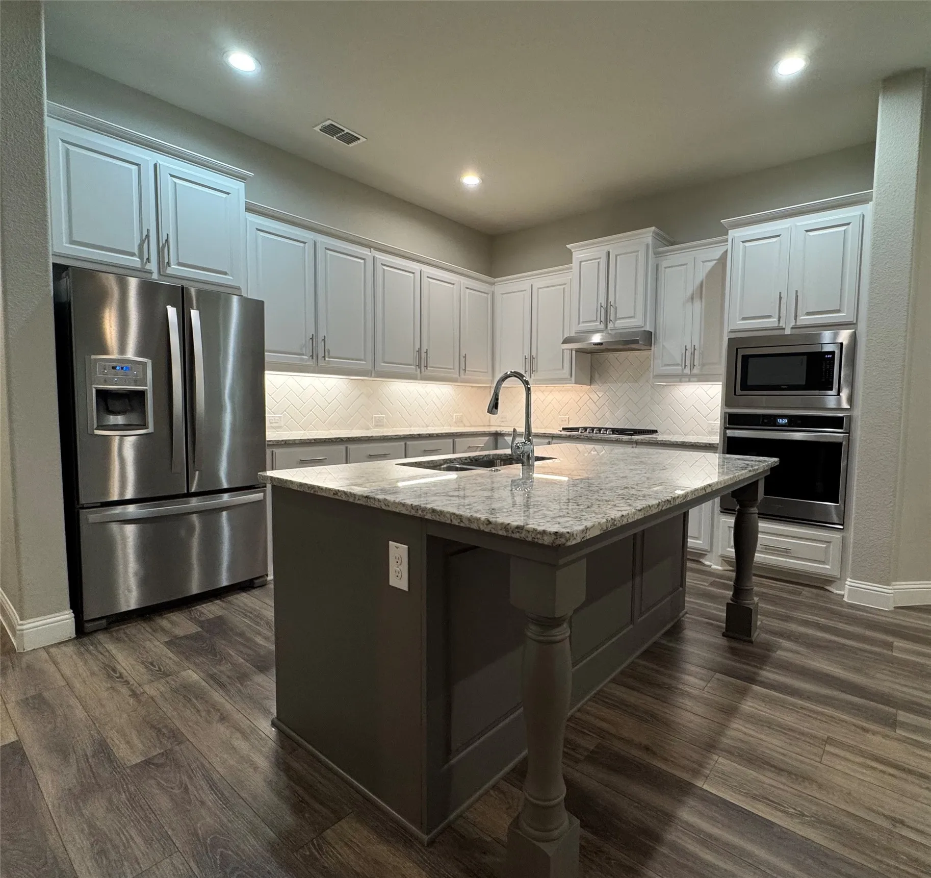 Single Family Residence For Rent in Parker County , 216 Missler Drive, Aledo, Texas 76008, 3 Bedroom, 3 Bathroom, 2 Garage spaces, 2,209 Sqft, built in 2020, mls#21378009, Real Estate Agent in Aledo, Homes For Rent in Parker county, Homes For Rent in Aledo, Realtor in Aledo Texas, Real Estate Brokerage Independent Realty Texas, Luminita Cordes Realtor