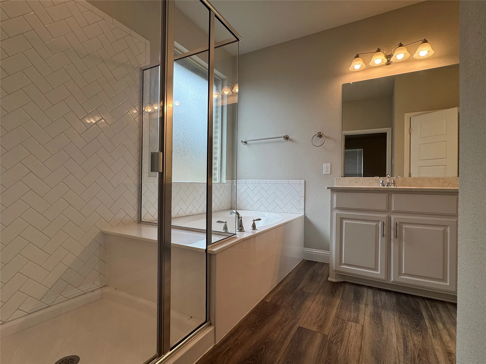 Single Family Residence For Rent in Parker County , 216 Missler Drive, Aledo, Texas 76008, 3 Bedroom, 3 Bathroom, 2 Garage spaces, 2,209 Sqft, built in 2020, mls#21378009, Real Estate Agent in Aledo, Homes For Rent in Parker county, Homes For Rent in Aledo, Realtor in Aledo Texas, Real Estate Brokerage Independent Realty Texas, Luminita Cordes Realtor