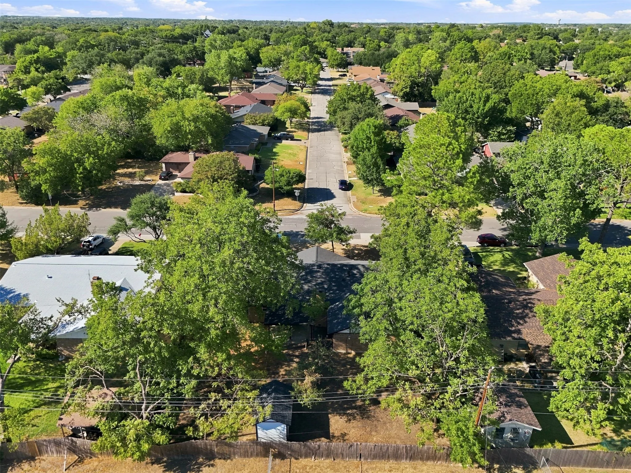 Single Family Residence For Sale in Tarrant County , 612 Simpson Terrace, Bedford, Texas 76021, 4 Bedroom, 2 Bathroom, 2 Garage spaces, 1,911 Sqft, built in 1969, mls#21377934, Real Estate Agent in Bedford, Homes For Sale in Tarrant county, Homes For Sale in Bedford, Realtor in Bedford Texas, Real Estate Brokerage Independent Realty Texas, Luminita Cordes Realtor