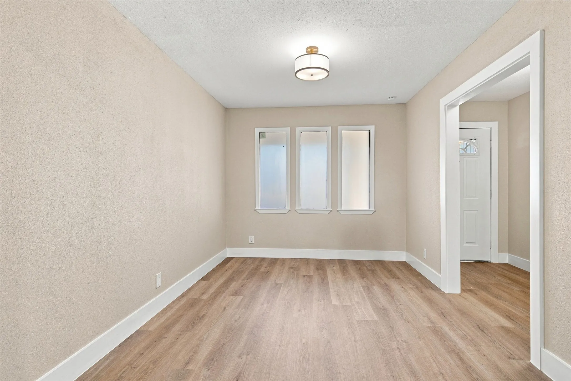 Single Family Residence For Sale in Tarrant County , 612 Simpson Terrace, Bedford, Texas 76021, 4 Bedroom, 2 Bathroom, 2 Garage spaces, 1,911 Sqft, built in 1969, mls#21377934, Real Estate Agent in Bedford, Homes For Sale in Tarrant county, Homes For Sale in Bedford, Realtor in Bedford Texas, Real Estate Brokerage Independent Realty Texas, Luminita Cordes Realtor
