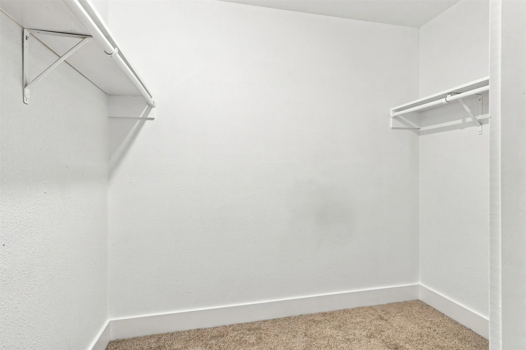 Single Family Residence For Sale in Tarrant County , 612 Simpson Terrace, Bedford, Texas 76021, 4 Bedroom, 2 Bathroom, 2 Garage spaces, 1,911 Sqft, built in 1969, mls#21377934, Real Estate Agent in Bedford, Homes For Sale in Tarrant county, Homes For Sale in Bedford, Realtor in Bedford Texas, Real Estate Brokerage Independent Realty Texas, Luminita Cordes Realtor