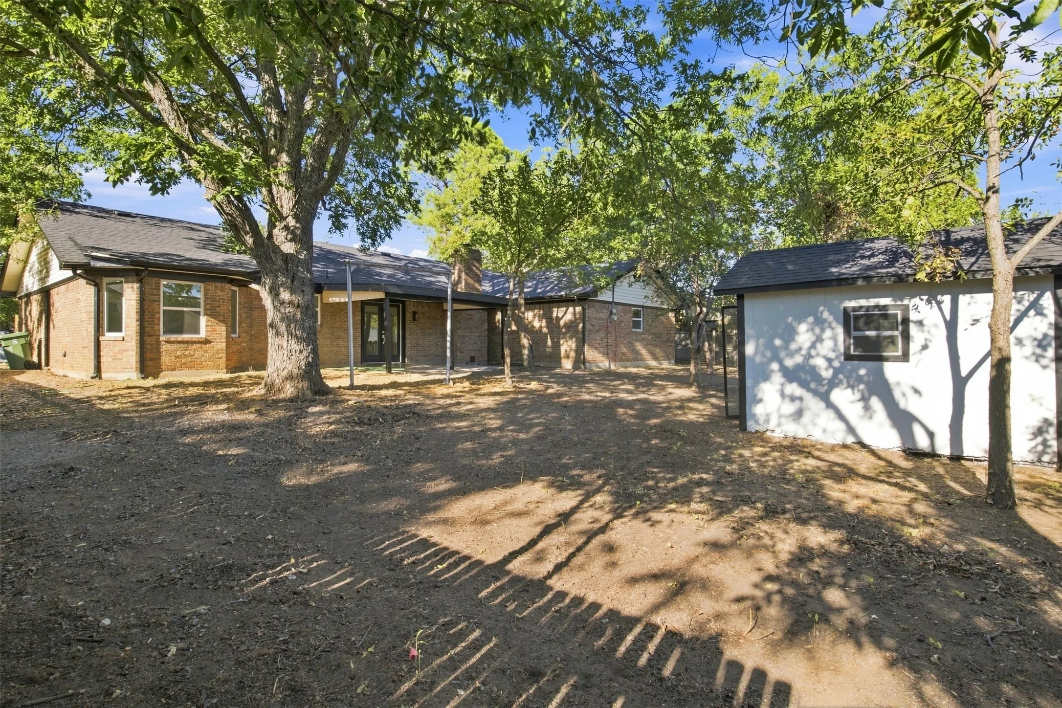 Single Family Residence For Sale in Tarrant County , 612 Simpson Terrace, Bedford, Texas 76021, 4 Bedroom, 2 Bathroom, 2 Garage spaces, 1,911 Sqft, built in 1969, mls#21377934, Real Estate Agent in Bedford, Homes For Sale in Tarrant county, Homes For Sale in Bedford, Realtor in Bedford Texas, Real Estate Brokerage Independent Realty Texas, Luminita Cordes Realtor