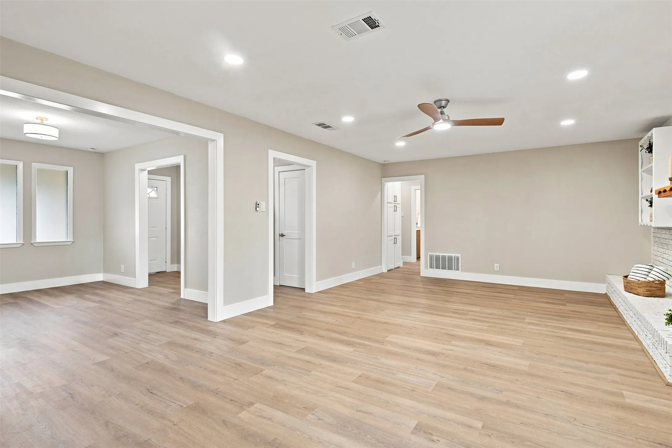 Single Family Residence For Sale in Tarrant County , 612 Simpson Terrace, Bedford, Texas 76021, 4 Bedroom, 2 Bathroom, 2 Garage spaces, 1,911 Sqft, built in 1969, mls#21377934, Real Estate Agent in Bedford, Homes For Sale in Tarrant county, Homes For Sale in Bedford, Realtor in Bedford Texas, Real Estate Brokerage Independent Realty Texas, Luminita Cordes Realtor