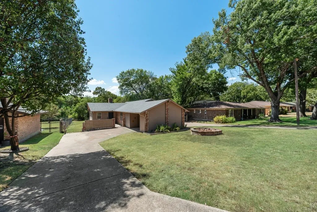 Single Family Residence For Rent in Dallas County , 5508 Flamingo Drive, Rowlett, Texas 75089, 3 Bedroom, 2 Bathroom, Garage spaces, 1,900 Sqft, built in 1973, mls#21378180, Real Estate Agent in Rowlett, Homes For Rent in Dallas county, Homes For Rent in Rowlett, Realtor in Rowlett Texas, Real Estate Brokerage Independent Realty Texas, Luminita Cordes Realtor