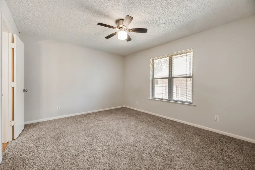 Single Family Residence For Rent in Dallas County , 5508 Flamingo Drive, Rowlett, Texas 75089, 3 Bedroom, 2 Bathroom, Garage spaces, 1,900 Sqft, built in 1973, mls#21378180, Real Estate Agent in Rowlett, Homes For Rent in Dallas county, Homes For Rent in Rowlett, Realtor in Rowlett Texas, Real Estate Brokerage Independent Realty Texas, Luminita Cordes Realtor