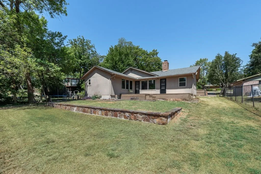 Single Family Residence For Rent in Dallas County , 5508 Flamingo Drive, Rowlett, Texas 75089, 3 Bedroom, 2 Bathroom, Garage spaces, 1,900 Sqft, built in 1973, mls#21378180, Real Estate Agent in Rowlett, Homes For Rent in Dallas county, Homes For Rent in Rowlett, Realtor in Rowlett Texas, Real Estate Brokerage Independent Realty Texas, Luminita Cordes Realtor