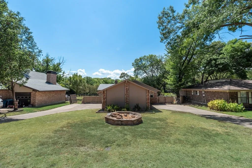 Single Family Residence For Rent in Dallas County , 5508 Flamingo Drive, Rowlett, Texas 75089, 3 Bedroom, 2 Bathroom, Garage spaces, 1,900 Sqft, built in 1973, mls#21378180, Real Estate Agent in Rowlett, Homes For Rent in Dallas county, Homes For Rent in Rowlett, Realtor in Rowlett Texas, Real Estate Brokerage Independent Realty Texas, Luminita Cordes Realtor