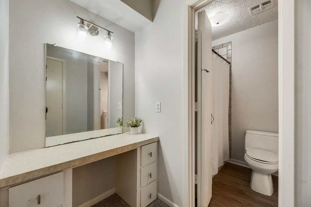 Single Family Residence For Rent in Dallas County , 5508 Flamingo Drive, Rowlett, Texas 75089, 3 Bedroom, 2 Bathroom, Garage spaces, 1,900 Sqft, built in 1973, mls#21378180, Real Estate Agent in Rowlett, Homes For Rent in Dallas county, Homes For Rent in Rowlett, Realtor in Rowlett Texas, Real Estate Brokerage Independent Realty Texas, Luminita Cordes Realtor