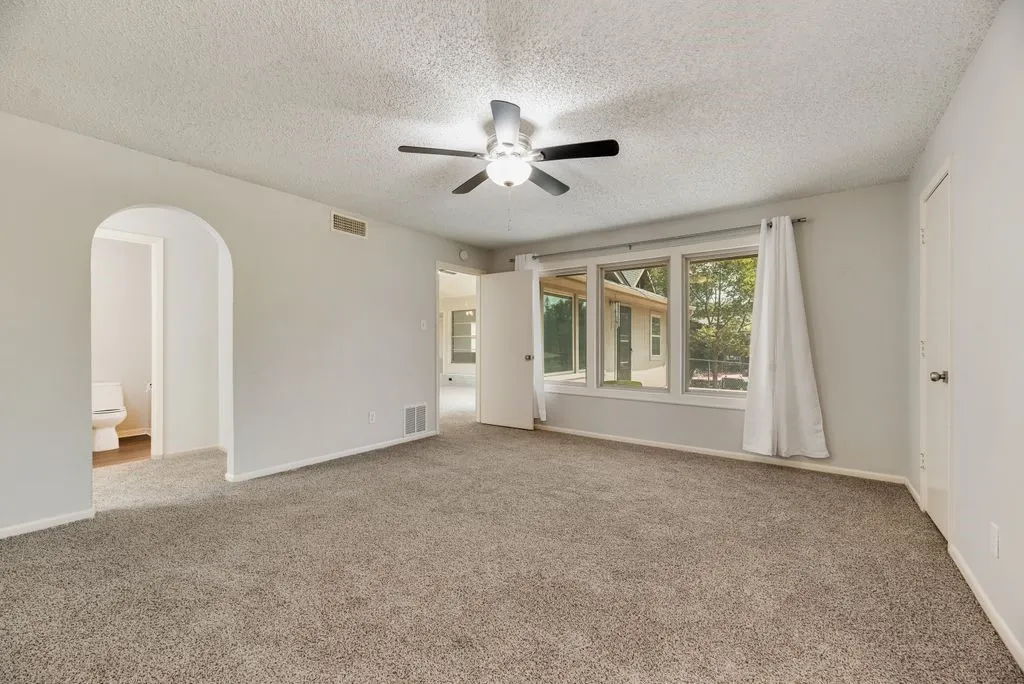 Single Family Residence For Rent in Dallas County , 5508 Flamingo Drive, Rowlett, Texas 75089, 3 Bedroom, 2 Bathroom, Garage spaces, 1,900 Sqft, built in 1973, mls#21378180, Real Estate Agent in Rowlett, Homes For Rent in Dallas county, Homes For Rent in Rowlett, Realtor in Rowlett Texas, Real Estate Brokerage Independent Realty Texas, Luminita Cordes Realtor