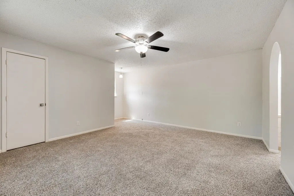 Single Family Residence For Rent in Dallas County , 5508 Flamingo Drive, Rowlett, Texas 75089, 3 Bedroom, 2 Bathroom, Garage spaces, 1,900 Sqft, built in 1973, mls#21378180, Real Estate Agent in Rowlett, Homes For Rent in Dallas county, Homes For Rent in Rowlett, Realtor in Rowlett Texas, Real Estate Brokerage Independent Realty Texas, Luminita Cordes Realtor